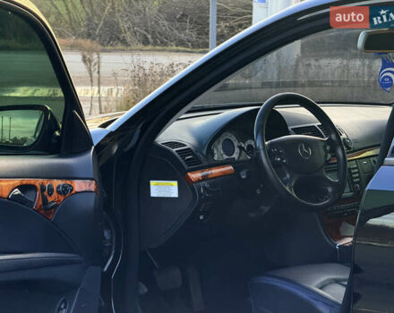 Чорний Мерседес Е-Клас, об'ємом двигуна 3.5 л та пробігом 216 тис. км за 8500 $, фото 17 на Automoto.ua