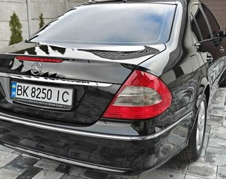 Черный Мерседес Е-Класс, объемом двигателя 2.2 л и пробегом 325 тыс. км за 9900 $, фото 59 на Automoto.ua