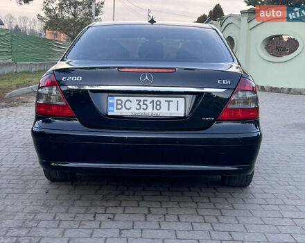 Черный Мерседес Е-Класс, объемом двигателя 2.2 л и пробегом 317 тыс. км за 6700 $, фото 5 на Automoto.ua