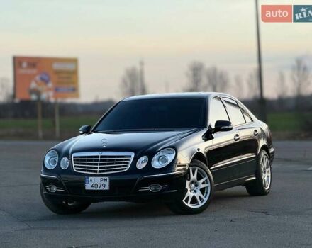 Черный Мерседес Е-Класс, объемом двигателя 3.5 л и пробегом 236 тыс. км за 10000 $, фото 1 на Automoto.ua