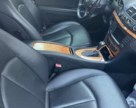 Черный Мерседес Е-Класс, объемом двигателя 3.5 л и пробегом 216 тыс. км за 7600 $, фото 10 на Automoto.ua