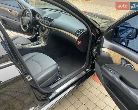 Черный Мерседес Е-Класс, объемом двигателя 3 л и пробегом 351 тыс. км за 9400 $, фото 11 на Automoto.ua
