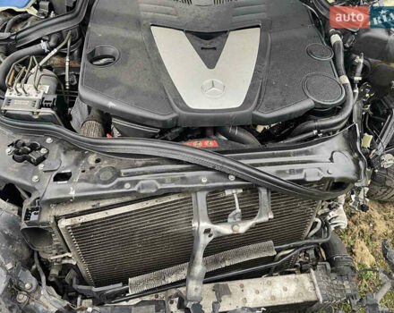 Чорний Мерседес Е-Клас, об'ємом двигуна 2.99 л та пробігом 374 тис. км за 4700 $, фото 11 на Automoto.ua