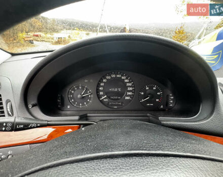 Черный Мерседес Е-Класс, объемом двигателя 2.15 л и пробегом 475 тыс. км за 8800 $, фото 8 на Automoto.ua