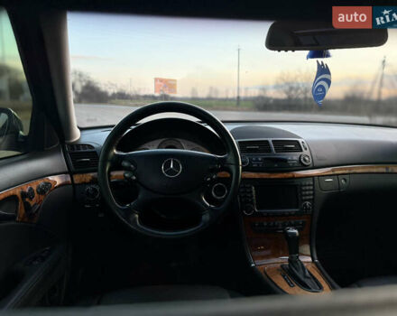 Чорний Мерседес Е-Клас, об'ємом двигуна 3.5 л та пробігом 216 тис. км за 8500 $, фото 25 на Automoto.ua