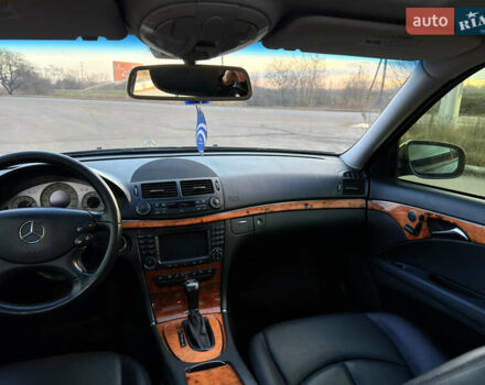 Чорний Мерседес Е-Клас, об'ємом двигуна 3.5 л та пробігом 216 тис. км за 8500 $, фото 27 на Automoto.ua