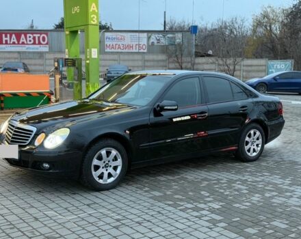 Черный Мерседес Е-Класс, объемом двигателя 2 л и пробегом 245 тыс. км за 7500 $, фото 7 на Automoto.ua