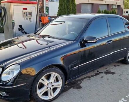 Черный Мерседес Е-Класс, объемом двигателя 2 л и пробегом 270 тыс. км за 8100 $, фото 6 на Automoto.ua