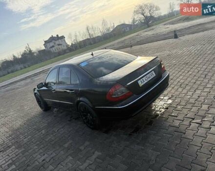 Черный Мерседес Е-Класс, объемом двигателя 2.15 л и пробегом 247 тыс. км за 9500 $, фото 1 на Automoto.ua