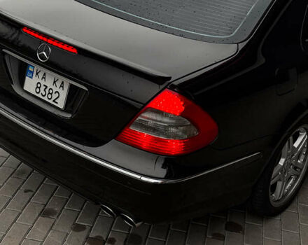 Черный Мерседес Е-Класс, объемом двигателя 3 л и пробегом 384 тыс. км за 9500 $, фото 13 на Automoto.ua