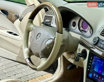 Черный Мерседес Е-Класс, объемом двигателя 2.1 л и пробегом 221 тыс. км за 7800 $, фото 16 на Automoto.ua