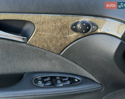 Черный Мерседес Е-Класс, объемом двигателя 2.5 л и пробегом 250 тыс. км за 6450 $, фото 19 на Automoto.ua