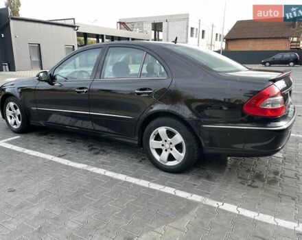 Чорний Мерседес Е-Клас, об'ємом двигуна 3 л та пробігом 183 тис. км за 9300 $, фото 5 на Automoto.ua