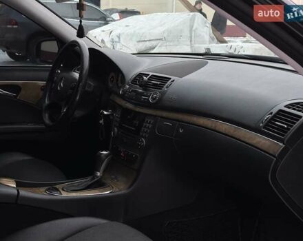 Чорний Мерседес Е-Клас, об'ємом двигуна 1.8 л та пробігом 398 тис. км за 7800 $, фото 34 на Automoto.ua