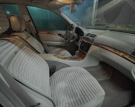 Черный Мерседес Е-Класс, объемом двигателя 3 л и пробегом 201 тыс. км за 7999 $, фото 15 на Automoto.ua