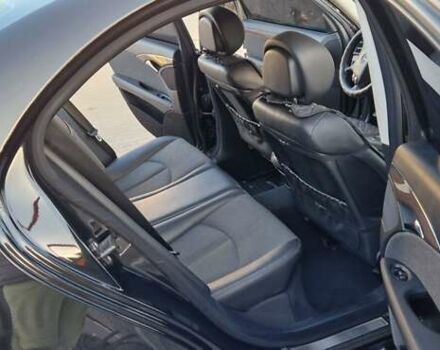 Черный Мерседес Е-Класс, объемом двигателя 2 л и пробегом 270 тыс. км за 8100 $, фото 2 на Automoto.ua