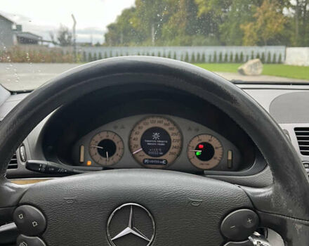 Черный Мерседес Е-Класс, объемом двигателя 2.99 л и пробегом 348 тыс. км за 7600 $, фото 8 на Automoto.ua