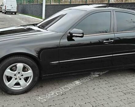 Черный Мерседес Е-Класс, объемом двигателя 2.2 л и пробегом 325 тыс. км за 9900 $, фото 70 на Automoto.ua