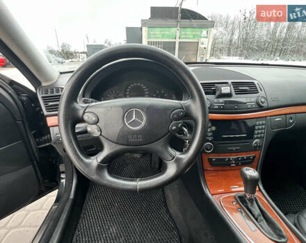 Чорний Мерседес Е-Клас, об'ємом двигуна 2.2 л та пробігом 317 тис. км за 6700 $, фото 25 на Automoto.ua