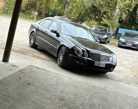 Чорний Мерседес Е-Клас, об'ємом двигуна 3 л та пробігом 370 тис. км за 5527 $, фото 6 на Automoto.ua