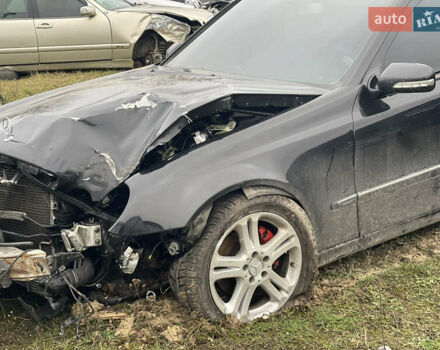 Чорний Мерседес Е-Клас, об'ємом двигуна 2.99 л та пробігом 374 тис. км за 4700 $, фото 19 на Automoto.ua