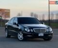 Черный Мерседес Е-Класс, объемом двигателя 3.5 л и пробегом 236 тыс. км за 10000 $, фото 1 на Automoto.ua