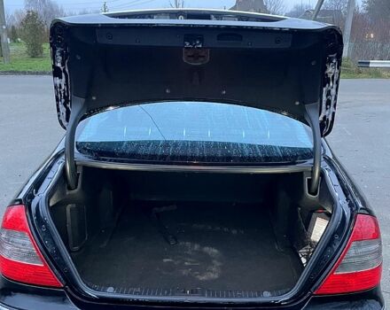 Черный Мерседес Е-Класс, объемом двигателя 3 л и пробегом 320 тыс. км за 9000 $, фото 11 на Automoto.ua