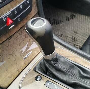 Черный Мерседес Е-Класс, объемом двигателя 2.8 л и пробегом 400 тыс. км за 7000 $, фото 6 на Automoto.ua