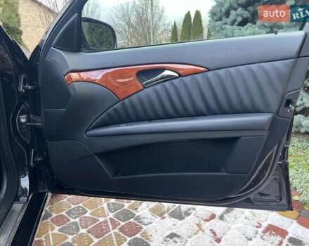 Чорний Мерседес Е-Клас, об'ємом двигуна 0 л та пробігом 228 тис. км за 12499 $, фото 15 на Automoto.ua