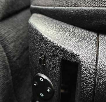 Черный Мерседес Е-Класс, объемом двигателя 2.2 л и пробегом 325 тыс. км за 9900 $, фото 47 на Automoto.ua