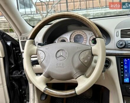 Черный Мерседес Е-Класс, объемом двигателя 2.1 л и пробегом 221 тыс. км за 7800 $, фото 29 на Automoto.ua