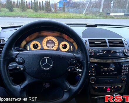 Черный Мерседес Е-Класс, объемом двигателя 3 л и пробегом 320 тыс. км за 9000 $, фото 1 на Automoto.ua