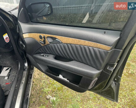Чорний Мерседес Е-Клас, об'ємом двигуна 2.99 л та пробігом 374 тис. км за 4700 $, фото 3 на Automoto.ua