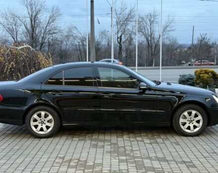Черный Мерседес Е-Класс, объемом двигателя 2 л и пробегом 245 тыс. км за 7500 $, фото 3 на Automoto.ua
