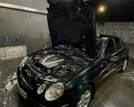 Черный Мерседес Е-Класс, объемом двигателя 3 л и пробегом 201 тыс. км за 7999 $, фото 6 на Automoto.ua