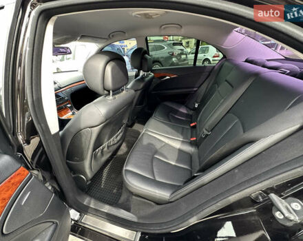 Черный Мерседес Е-Класс, объемом двигателя 3 л и пробегом 248 тыс. км за 8500 $, фото 6 на Automoto.ua