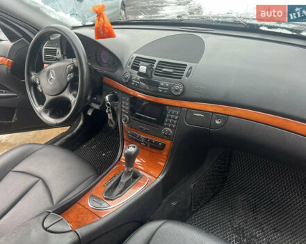 Чорний Мерседес Е-Клас, об'ємом двигуна 2.2 л та пробігом 317 тис. км за 6700 $, фото 17 на Automoto.ua
