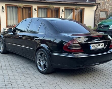Черный Мерседес Е-Класс, объемом двигателя 2.1 л и пробегом 380 тыс. км за 6700 $, фото 5 на Automoto.ua