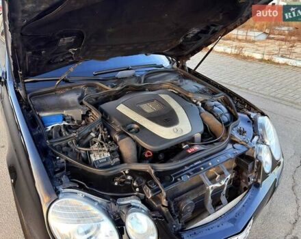 Черный Мерседес Е-Класс, объемом двигателя 3.5 л и пробегом 236 тыс. км за 10000 $, фото 16 на Automoto.ua