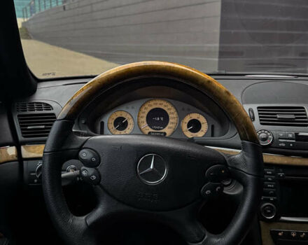 Черный Мерседес Е-Класс, объемом двигателя 3 л и пробегом 384 тыс. км за 9500 $, фото 16 на Automoto.ua