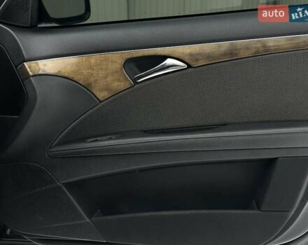 Чорний Мерседес Е-Клас, об'ємом двигуна 1.8 л та пробігом 398 тис. км за 7800 $, фото 33 на Automoto.ua