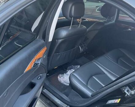 Черный Мерседес Е-Класс, объемом двигателя 3.5 л и пробегом 216 тыс. км за 7600 $, фото 5 на Automoto.ua