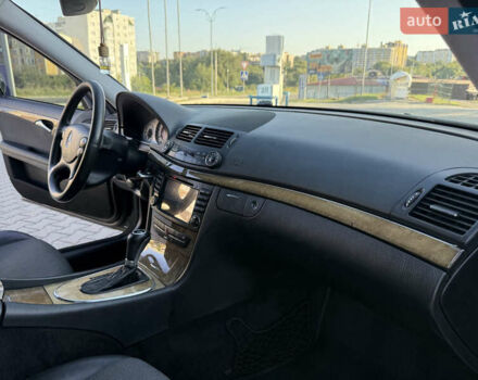 Чорний Мерседес Е-Клас, об'ємом двигуна 2.5 л та пробігом 269 тис. км за 6299 $, фото 18 на Automoto.ua