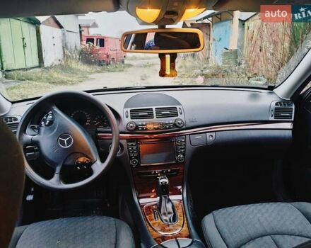 Черный Мерседес Е-Класс, объемом двигателя 1.8 л и пробегом 270 тыс. км за 8650 $, фото 6 на Automoto.ua