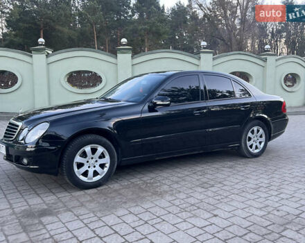 Черный Мерседес Е-Класс, объемом двигателя 2.2 л и пробегом 317 тыс. км за 6700 $, фото 8 на Automoto.ua