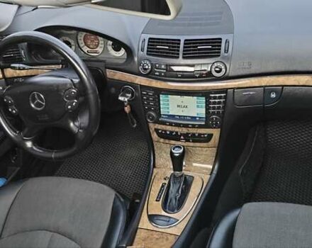 Черный Мерседес Е-Класс, объемом двигателя 2.2 л и пробегом 325 тыс. км за 9900 $, фото 51 на Automoto.ua