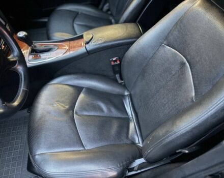 Черный Мерседес Е-Класс, объемом двигателя 2 л и пробегом 245 тыс. км за 7500 $, фото 13 на Automoto.ua