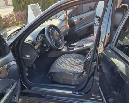 Черный Мерседес Е-Класс, объемом двигателя 2 л и пробегом 270 тыс. км за 8100 $, фото 13 на Automoto.ua