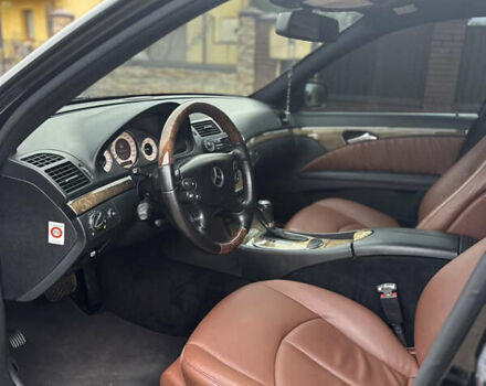 Черный Мерседес Е-Класс, объемом двигателя 2.15 л и пробегом 260 тыс. км за 11777 $, фото 22 на Automoto.ua