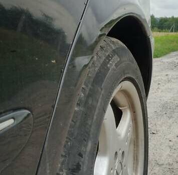 Черный Мерседес Е-Класс, объемом двигателя 2.8 л и пробегом 400 тыс. км за 7000 $, фото 4 на Automoto.ua